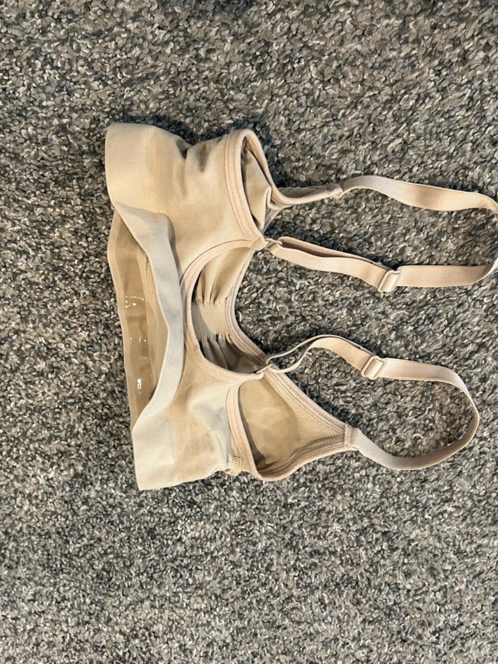 SKIMS Sculpting Bralette - Nude Wireless Seamless Bralette - Picture 2 of 5